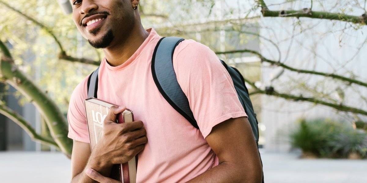 This article explains what the University of Cincinnati acceptance rate (about 85% in 2026) actually means and why that single percentage should not be the only...
