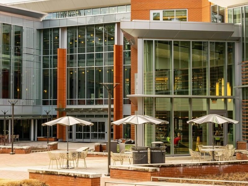 This article uses the University of McGill acceptance rate as a case study to show why headline percentages often mislead applicants. It explains how rankings,...